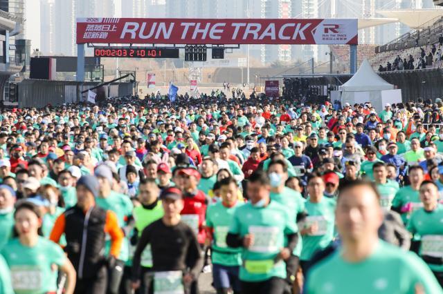 开云app-疫情+低温下 一场迎新跑的举办有多么“来之不易”